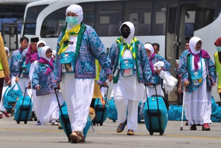 Jamaah Haji Kloter Pertama Bersiap Menuju Makkah