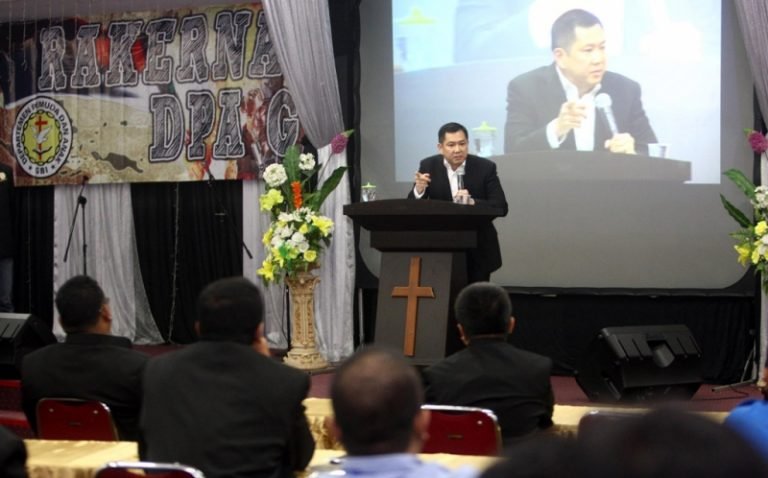 Tarian Politik Hary Tanoe