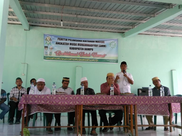 Angkatan Muda Muhammadiyah Dompu Gelar Khitanan Masal