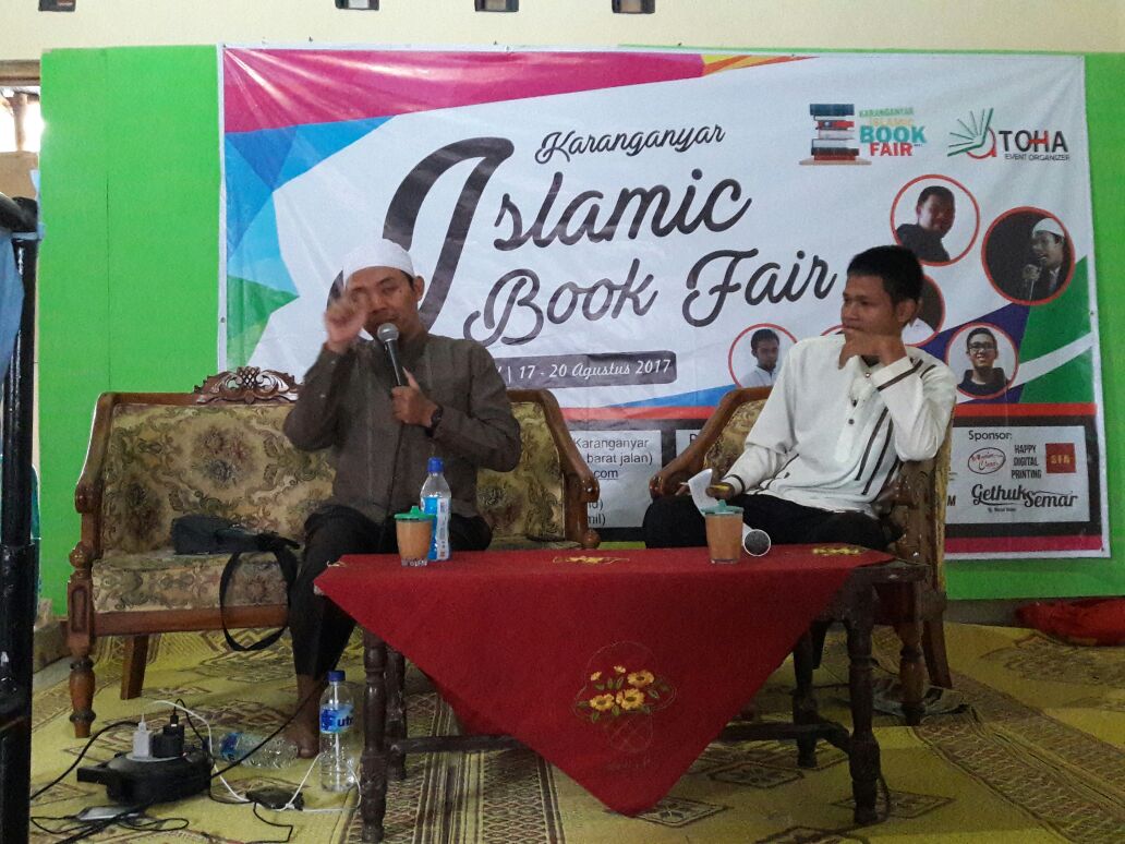Ustaz Burhan Shodiq Berbagi Tips Mengelola Toko Buku Saat Peluncuran Toha Book Store