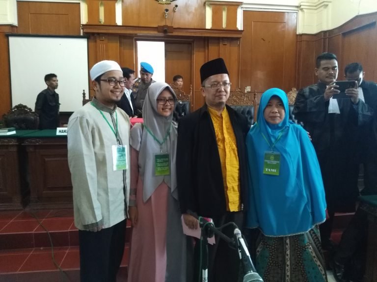 Hadiri Sidang, Anak Alfian Tanjung : Bebaskan Orang Tua Kami, Yang Diucapkan Fakta