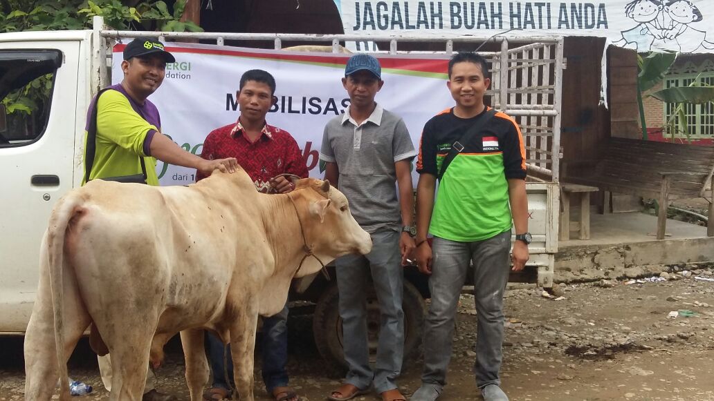 Menembus Jalan Pelosok Berlumpur Hingga Sungai Berarus Deras, untuk Sebuah Amanah