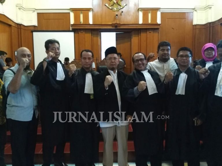Eksepsi Diterima, Ustadz Alfian Tanjung Bebas