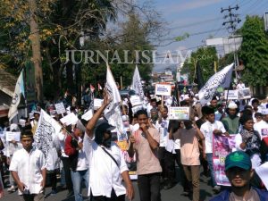 Aksi Solidaritas, Elemen Pemuda dan Ormas Islam Dompu NTB Galang Dana untuk Rohingya