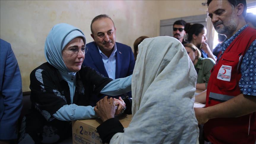 Bawa Bantuan Kemanusian, Ibu Negara Turki Terjun Langsung 
