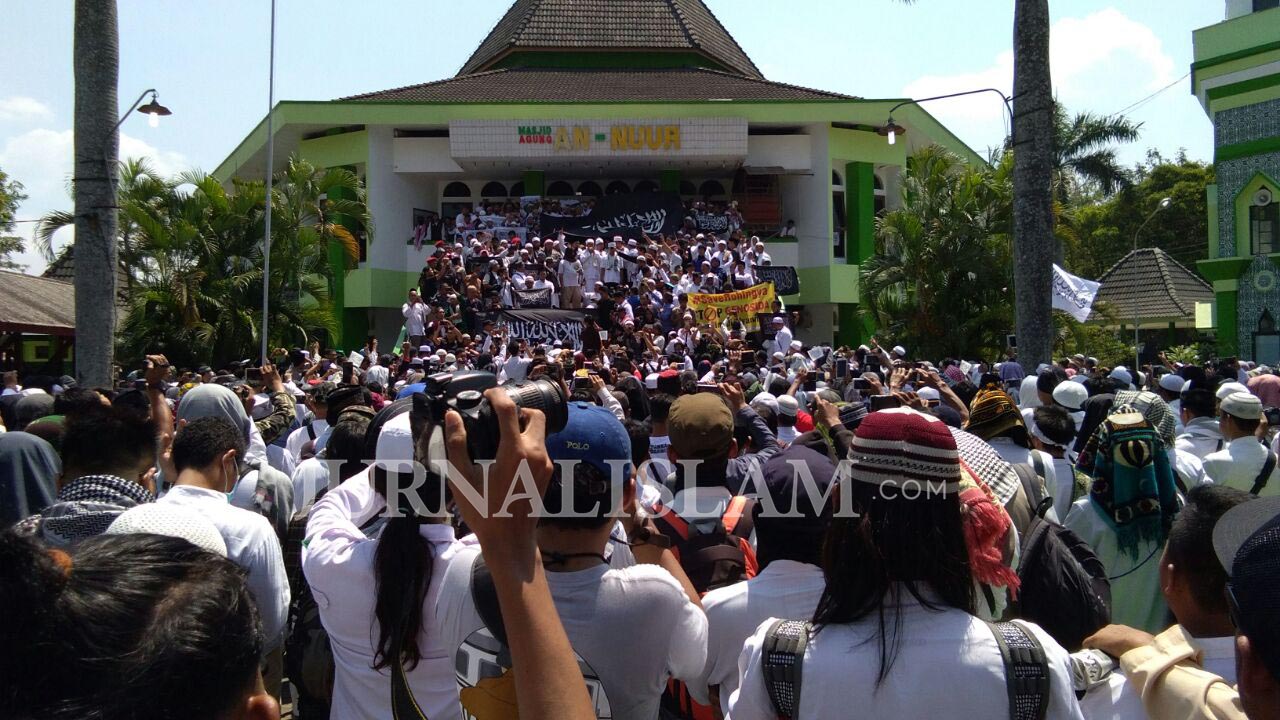 Puluhan Ribu Orang Ikuti Aksi Peduli Rohingya di Masjid Annur Magelang