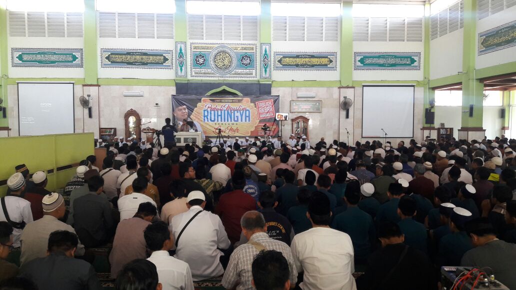 Gelar Kajian Peduli Muslim Rohingya, Ribuan Umat Islam Padati Masjid Agung Karanganyar