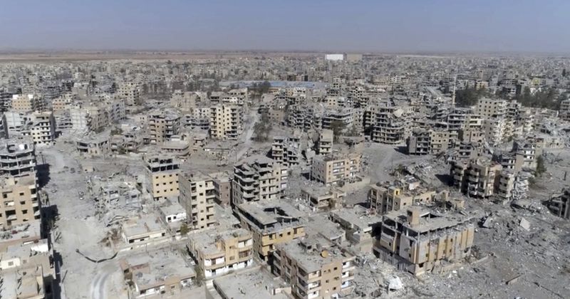 Seperti di Dresden pada WWII: AS Ratakan Raqqa dengan Pemboman Lalu Tutupi dengan Bantuan