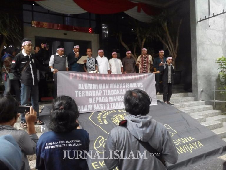 Mahasiswa dan Alumni Universitas Brawijaya Bersatu Tolak Rezim Represif