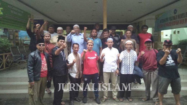 Spanduk Tolak Reklamasi di Copot, Warga Tanah Abang Berang