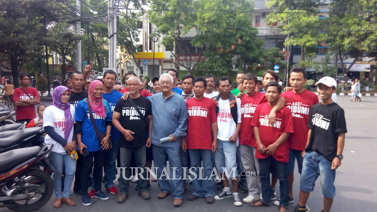 Mudrick SM Sangidu Bagikan ‘Pribumi’ di CFD Solo