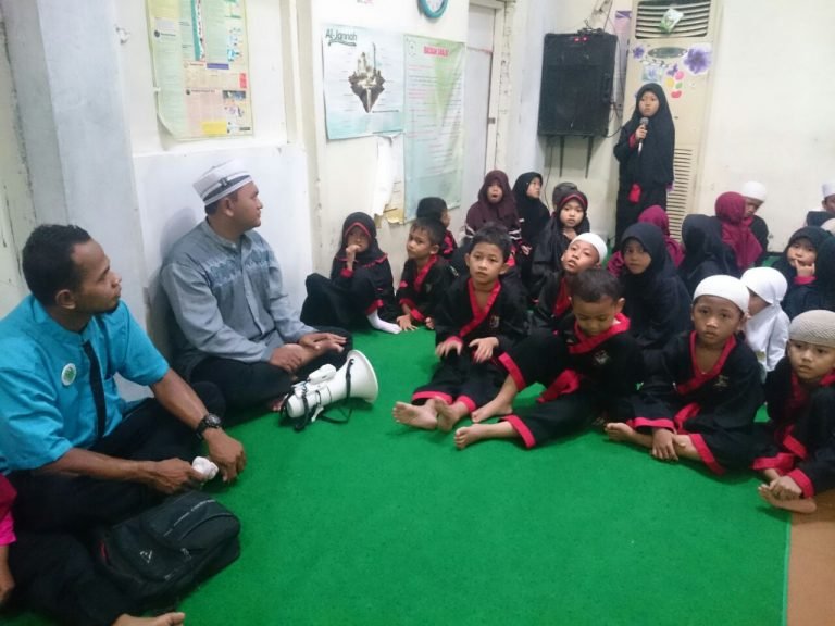 PPMI Soloraya Gelar Jum’at Berbagi Bersama Penghafal Quran STTD Al Hikam Solo