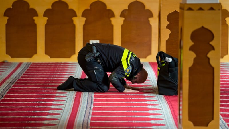 Polisi Wanita Dilarang Pakai Jilbab, Pejabat Rotterdam Ajukan Protes ke Dewan