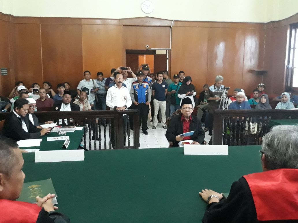 Pledoi Berjudul ‘Menyelamatkan NKRI dari Bahaya PKI dan Komunis’ Dibacakan Ustaz Alfian Tanjung