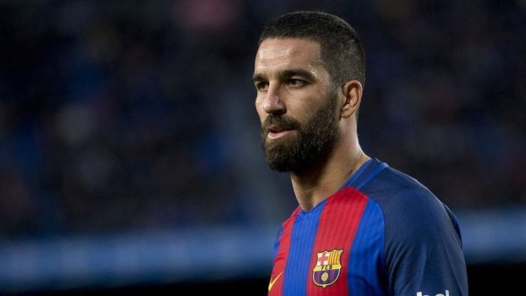 Gelandang Tengah Klub Barcelona Turut Kecam Keputusan Donald Trump