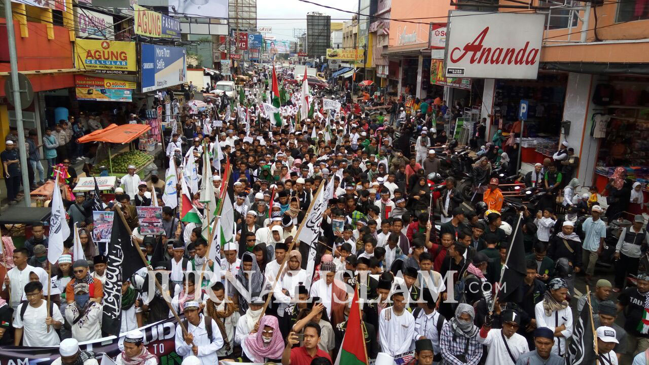 Ribuan Umat Islam Tasikmalaya Ikuti Aksi Bela Al Quds