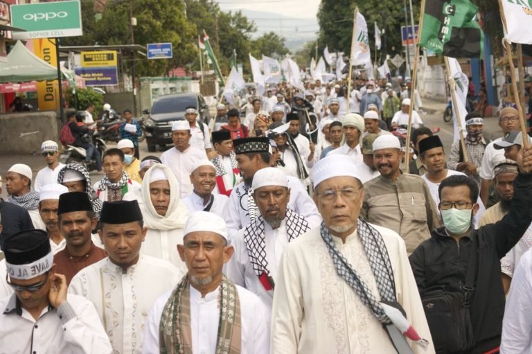 Ribuan Warga Bima Ikut Aksi Solidaritas Bela Palestina