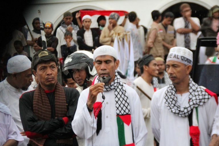 FUI Bima Kecam Disertasi Abdul Aziz yang Halalkan Zina