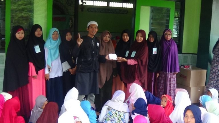 Bentengi Akidah Umat dari Kristenisasi, Mualaf Center Semarang Gelar Tabligh Akbar dan Bakti Sosial