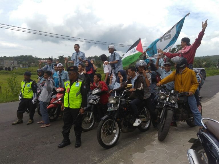 Kini Giliran Ratusan Pelajar STM dan SMK Semarang Gelar Aksi Peduli Palestina