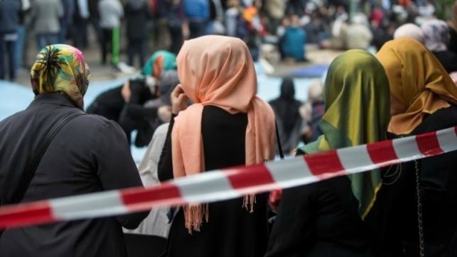 Pejabat Tinggi Inggris Didesak Dukung Pelarangan Jilbab di Sekolah