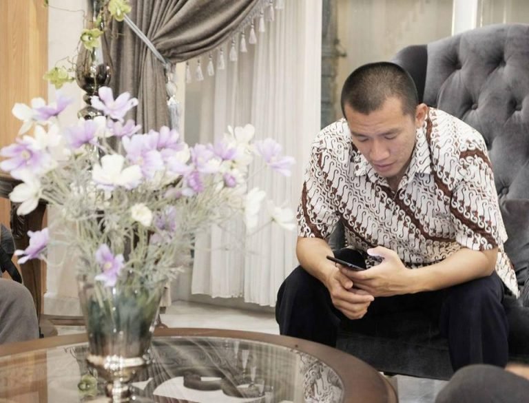 Ustadz Felix Siauw: Di Negeri Ini Banyak Orang Waras Lebih Gila dari Orang Gila