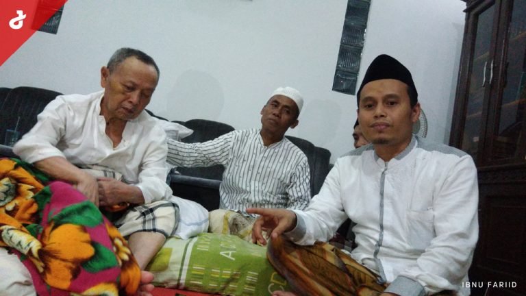 Jika Ingat Tragedi Subuh Itu, KH Umar Basri Tiba-tiba Menangis