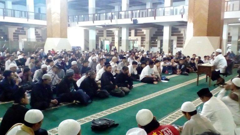Almumtaz Gelar Mabit Akbar dan Deklarasi GISS di Masjid Agung Kota Tasikmalaya