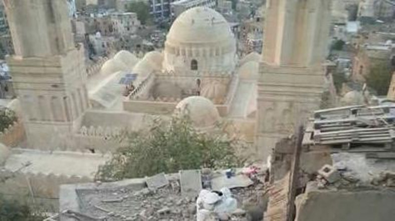 Masjid Bersejarah Abad ke 8 Dibombardir Syiah Houthi Yaman dengan Artileri