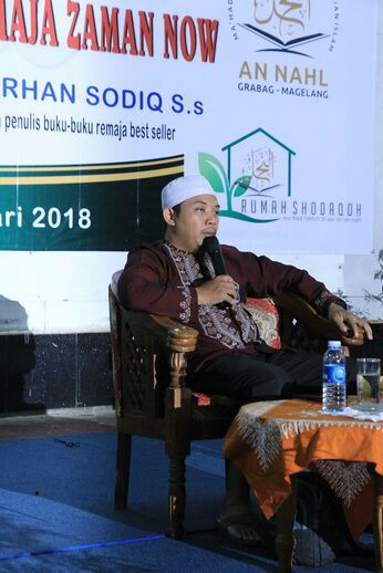 Menjadi Orang Tua Remaja Zaman Now ala Burhan Sodiq