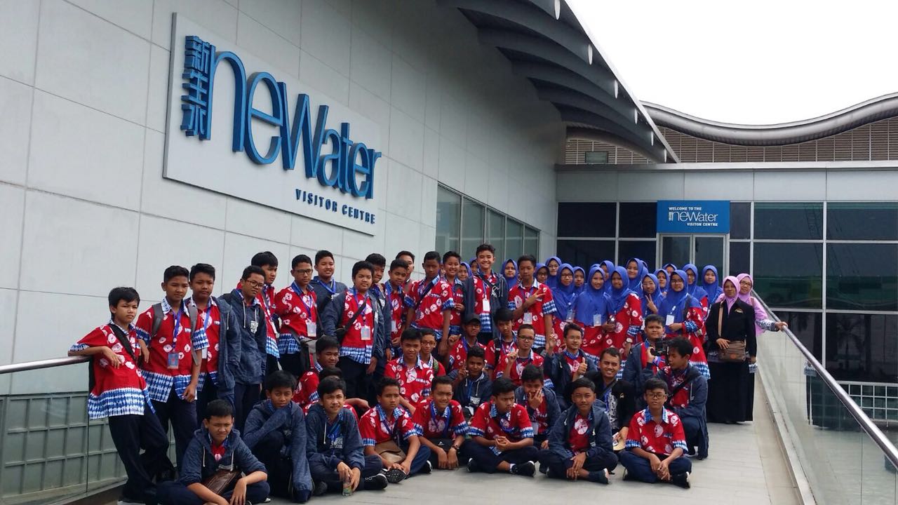 SMP Muhammadiyah Kottabarat Surakarta Edutrip ke Singapura