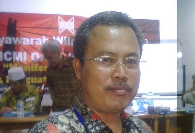 ICMI Jabar Sebut Persekusi Cadar Melanggar HAM