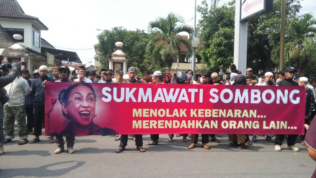 Dari Solo, Massa Desak Polisi Segera Tangkap Sukmawati