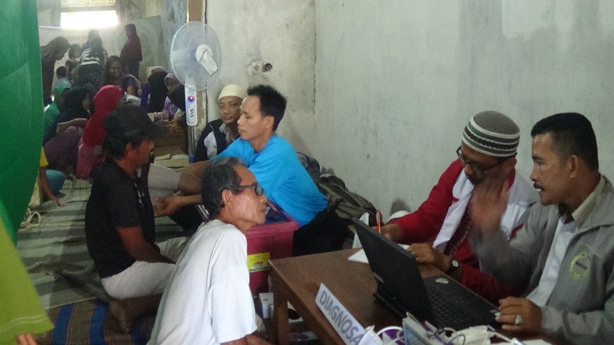 FUIS Gelar Baksos Pengobatan Gratis dan Pembagian Sembako