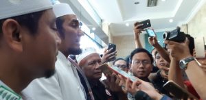 Pelaporan Ade Armando Untuk Mencegah Aksi Main Hakim Sendiri Masyarkaat