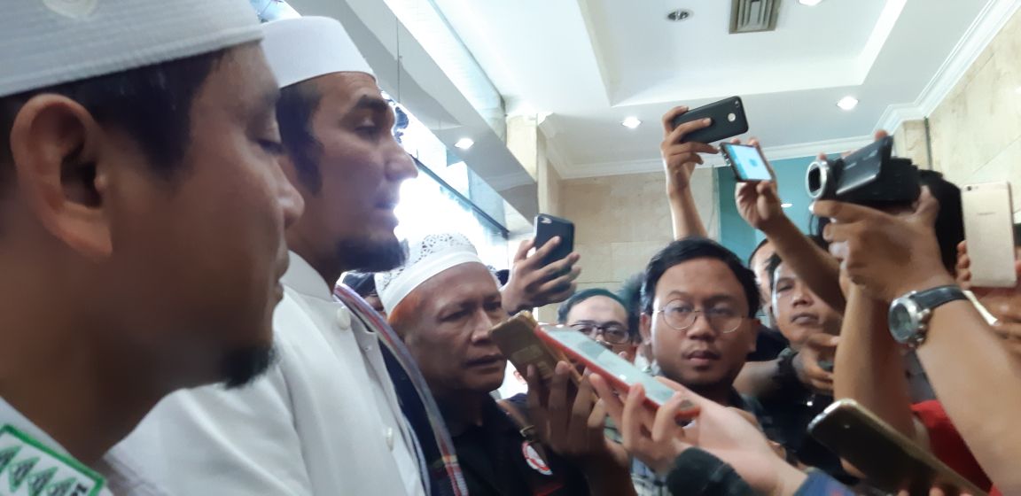 Pelaporan Ade Armando Untuk Mencegah Aksi Main Hakim Sendiri Masyarkaat