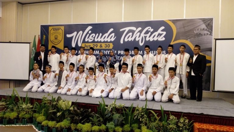 51 Siswa SMP Muhammadiyah PK Solo Ikuti Wisuda Tahfiz