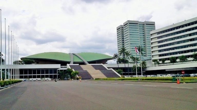 Legislator Sayangkan Pemerintah Terbitkan Perpres Investasi Miras