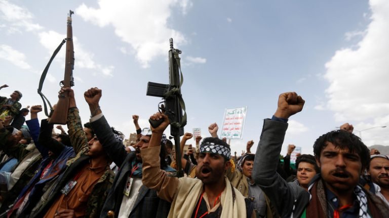 Syiah Houthi  Yaman Blokade Kantor dan Lembaga Perjalanan Haji-Umrah