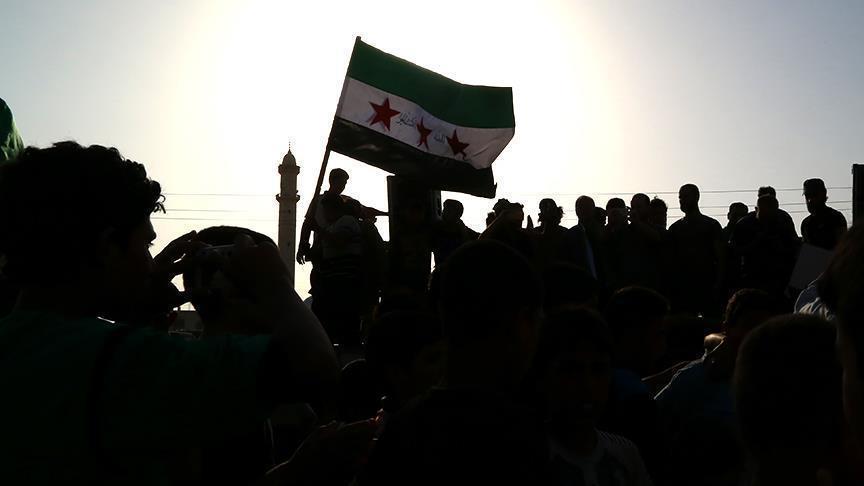 Rezim Assad Kibarkan Bendera Suriah di Kota Deraa Setelah 7 Tahun Dikuasai Oposisi