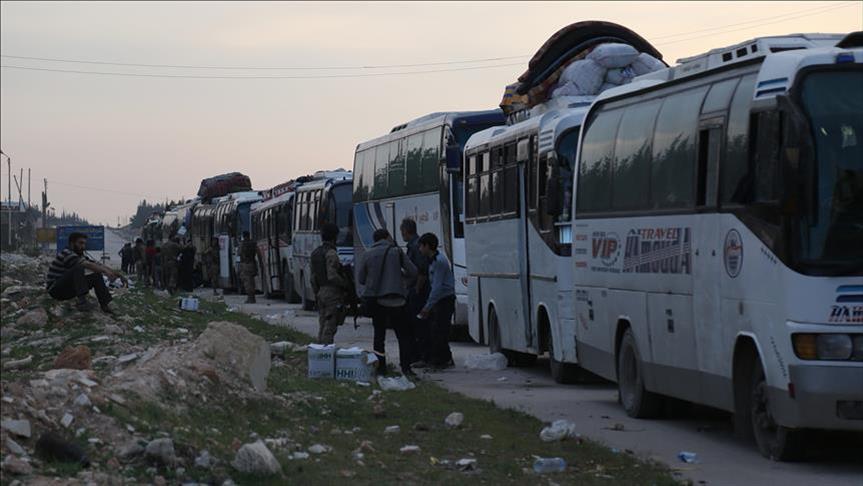 Konvoi 15 Bus Bawa Pejuang Anti Rezim Assad Tinggalkan Daraa