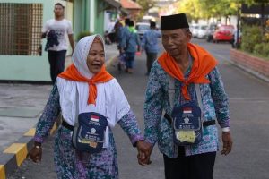 Kisah Mutiatun dan Asrofi : Berhaji dari Hasil Buruh Tandur Padi