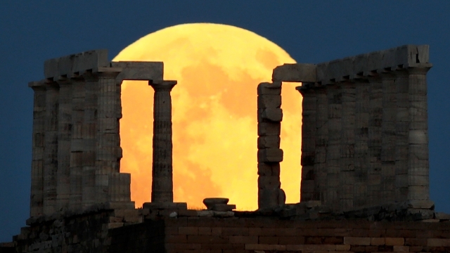 Seluruh Dunia Alami Gerhana Bulan Terlama Abad 21, Gerhana Bulan Darah
