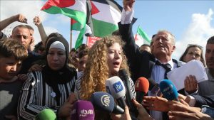 Ahed Tamimi, Ikon Perlawanan Palestina Dibebaskan dari Penjara Israel
