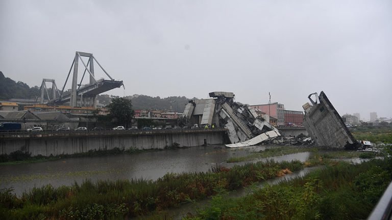 Jembatan Roboh di Italia, 35 Orang Tewas 10 Lainnya Hilang