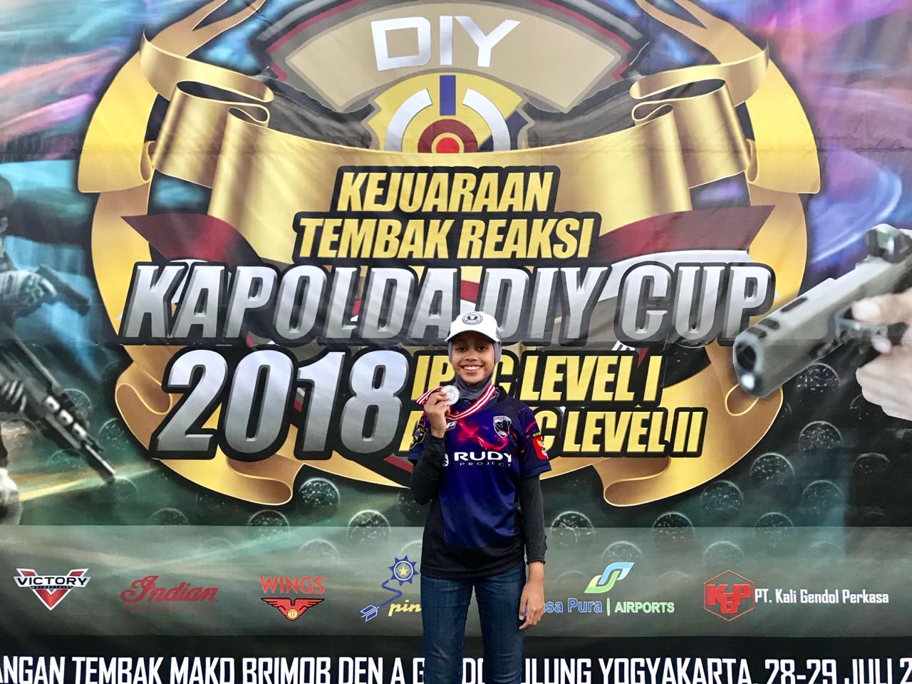 Siswi SMP Muhammadiyah PK Solo Juara 2 Kejuaraan Menembak Kapolda DIY CUP 2018