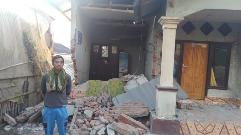 Rumah Hasil Nabung 10 Tahun, Ambruk Dalam Hitungan Detik