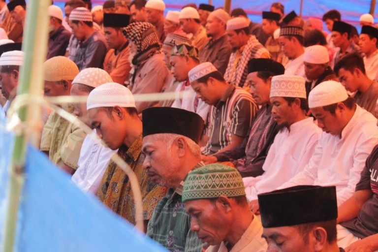 Dari Masjid, Lombok Bangkit