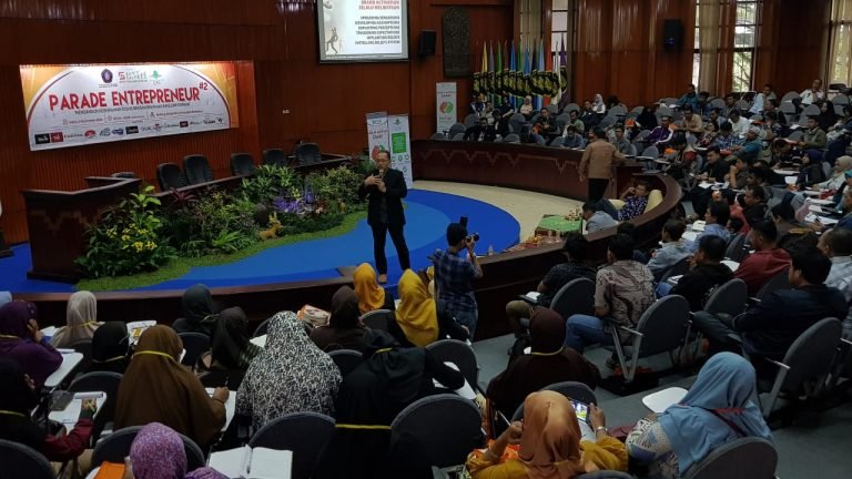 BMH Jatim Gandeng Universitas Brawijaya Malang Gelar Seminar Parade Entrepreneur