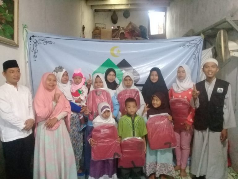 Cegah Pendangkalan Akidah, MCS Gelar Bakti Sosial